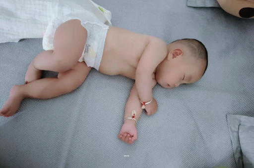 随州宝宝总是摇头怎么回事